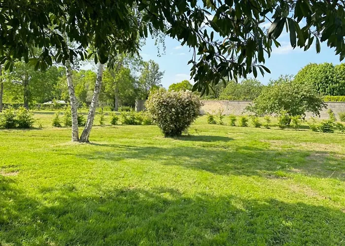 La Maison De Charme - Calme - Grand Jardin - Jeux 度假居 *